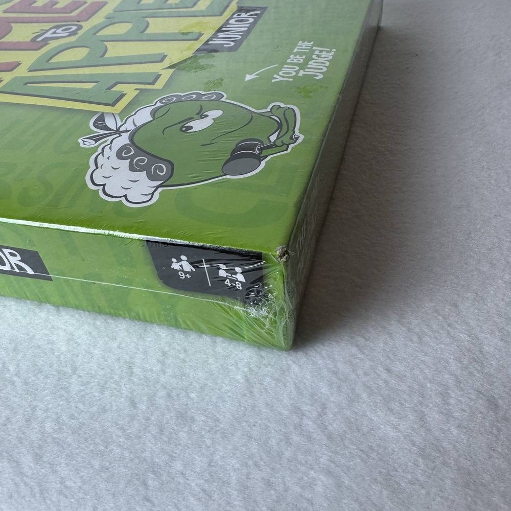 Mattel Apples to Apples Junior The Game of Crazy Comparisons Card Game Kids - Picture 8 of 10